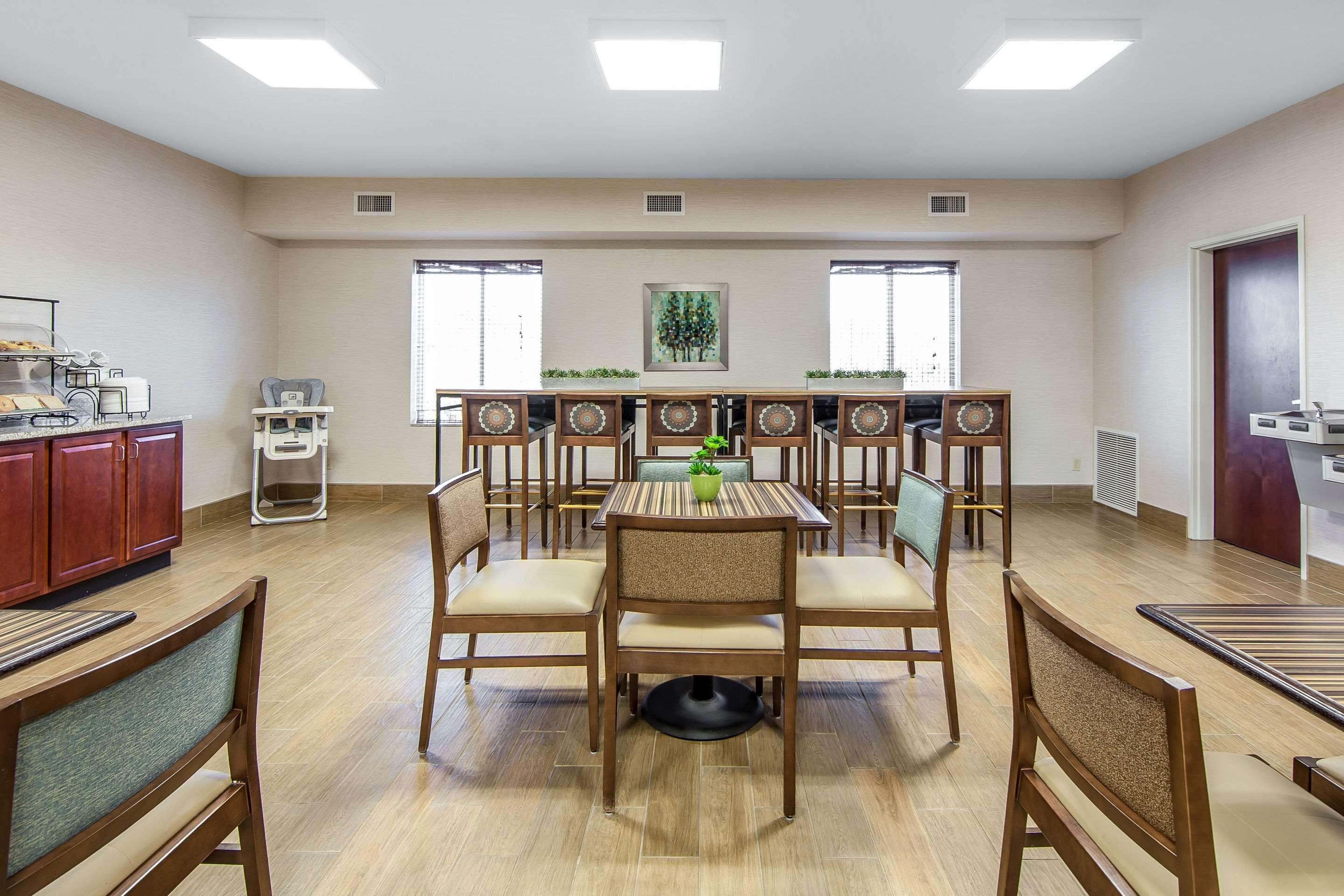 Inn Comfort Lexington South 2*